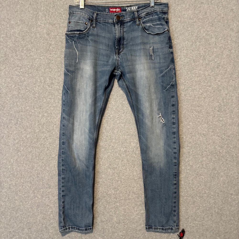 Wrangler Mens 32x29 Blue Jeans Premium Quality Skinny Jean Light Wash Distressed